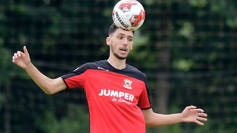 成为国脚的 成为国脚的