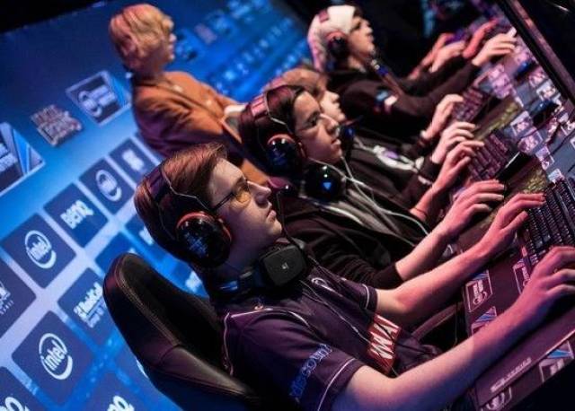 新秀频出 新秀频出