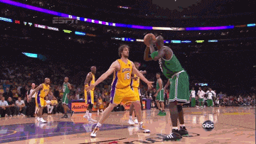 [国际足球]踢横梁大赛 纳尼精准脚法绝杀马竞.