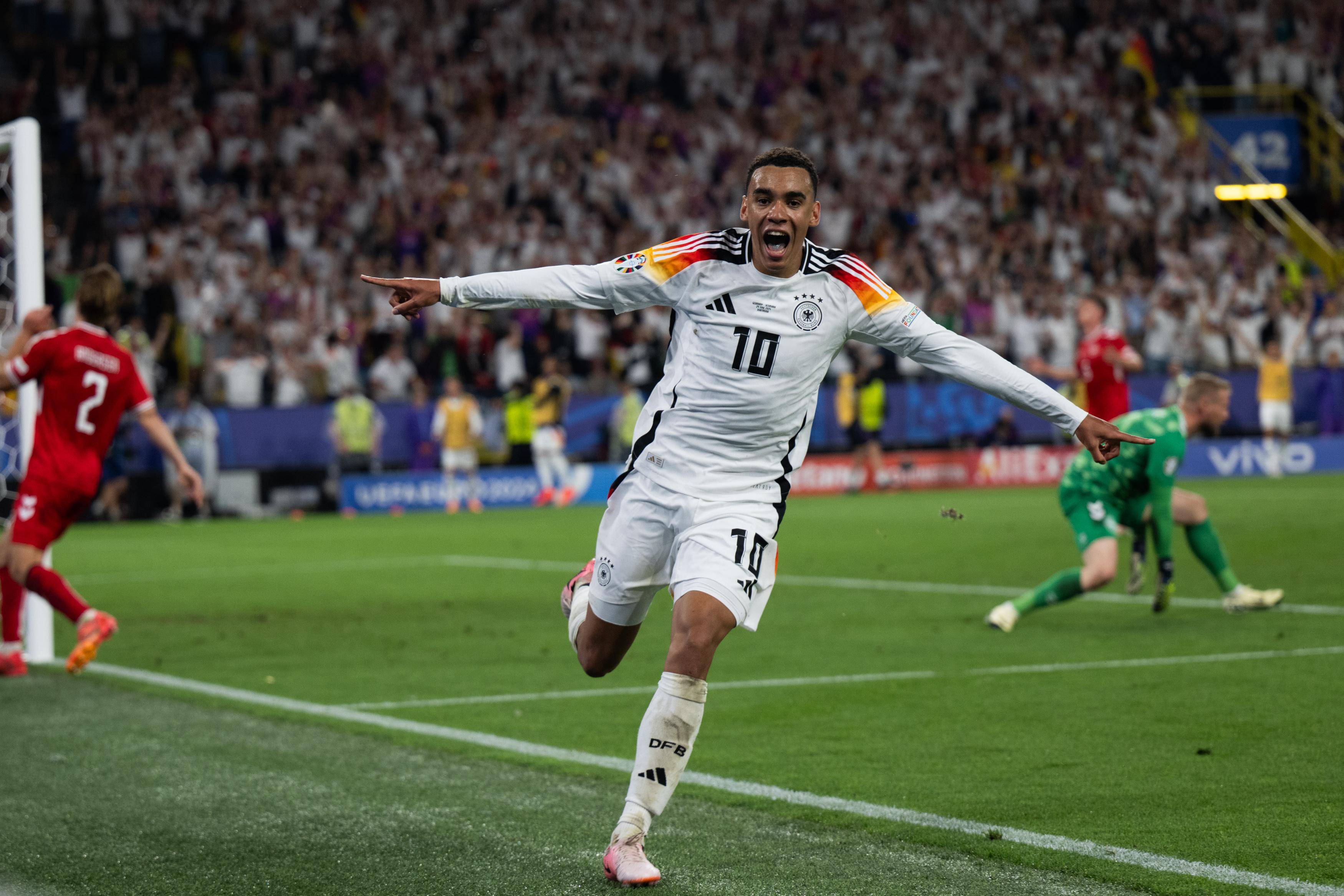 却在国际比 却在国际比